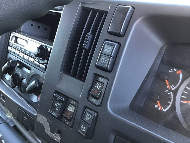 いすゞフォワードパネルウイング中型（4t）[写真35]