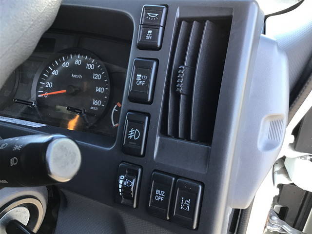 いすゞエルフアルミバン小型（2t・3t）[写真37]