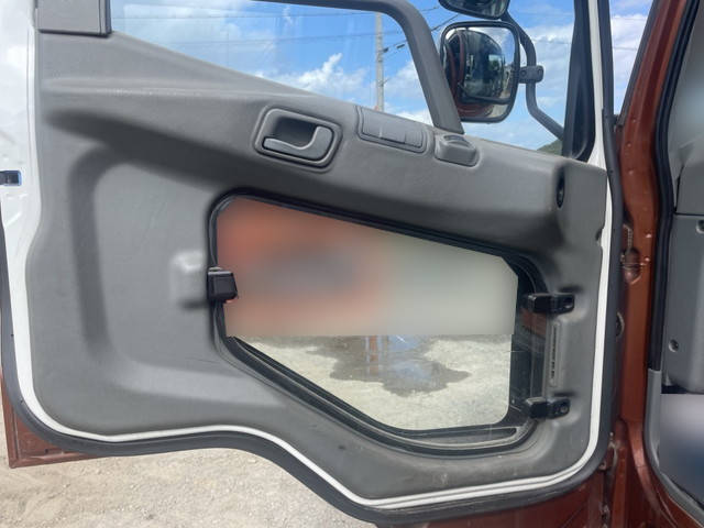 三菱ふそうファイターセルフクレーン4段増トン（6t・8t）[写真24]