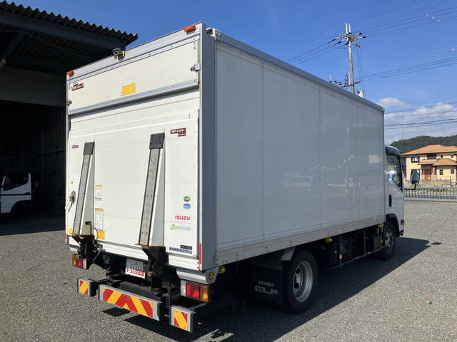 いすゞエルフパネルバン小型（2t・3t）[写真02]