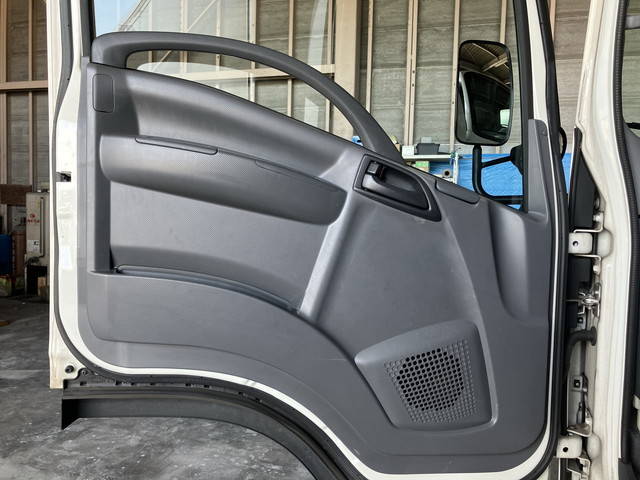 いすゞエルフパネルバン小型（2t・3t）[写真25]