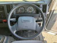 いすゞエルフパネルバン小型（2t・3t）[写真32]