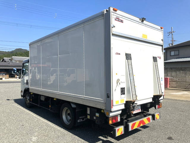 いすゞエルフパネルバン小型（2t・3t）[写真04]