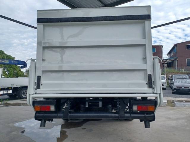三菱ふそうキャンターダブルキャブ（Wキャブ）小型（2t・3t）[写真09]
