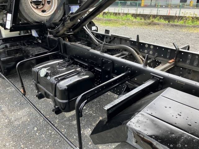 いすゞフォワードコンテナ専用車中型（4t）[写真18]