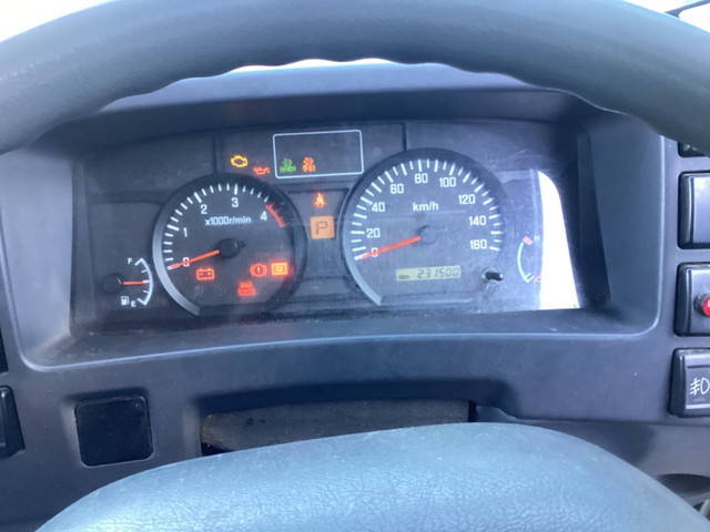 いすゞエルフボトルバン小型（2t・3t）[写真24]