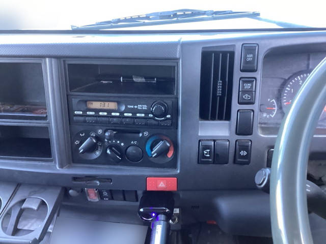 いすゞエルフボトルバン小型（2t・3t）[写真26]