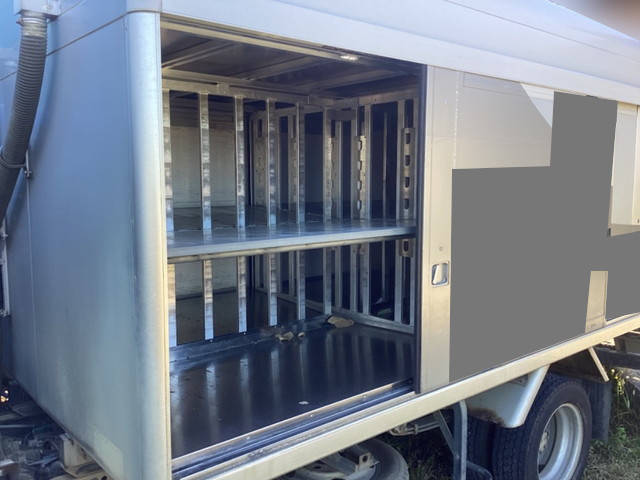 いすゞエルフボトルバン小型（2t・3t）[写真08]