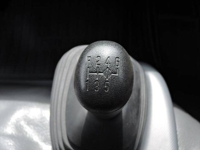 いすゞエルフ冷凍車（冷蔵車）小型（2t・3t）[写真23]