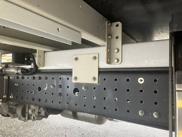 三菱ふそうキャンターパネルバン小型（2t・3t）[写真16]