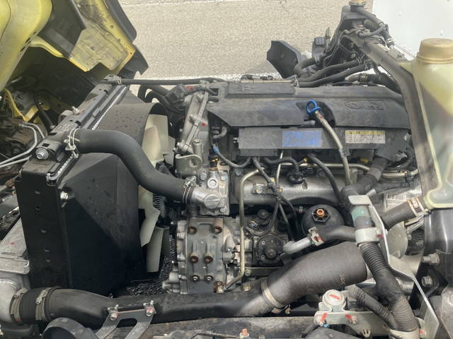 三菱ふそうキャンターパネルバン小型（2t・3t）[写真21]