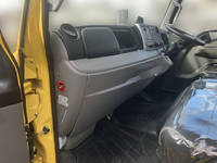 三菱ふそうキャンターパネルバン小型（2t・3t）[写真24]