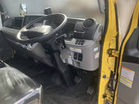 三菱ふそうキャンターパネルバン小型（2t・3t）[写真25]