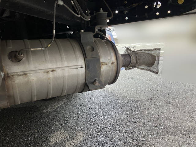 三菱ふそうキャンターガッツ幌車小型（2t・3t）[写真16]