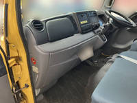 三菱ふそうキャンターガッツ幌車小型（2t・3t）[写真22]