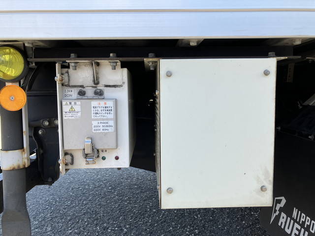 いすゞエルフ冷凍車（冷蔵車）小型（2t・3t）[写真19]