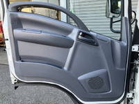 いすゞエルフ冷凍車（冷蔵車）小型（2t・3t）[写真24]