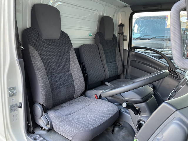 いすゞエルフ冷凍車（冷蔵車）小型（2t・3t）[写真27]