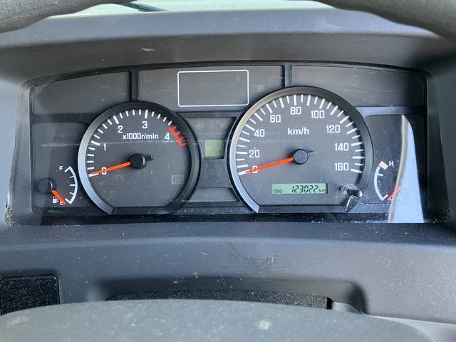 いすゞエルフ冷凍車（冷蔵車）小型（2t・3t）[写真32]