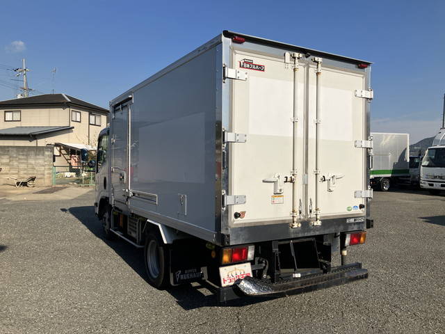 いすゞエルフ冷凍車（冷蔵車）小型（2t・3t）[写真04]