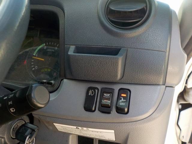 三菱ふそうキャンターアルミバン小型（2t・3t）[写真16]