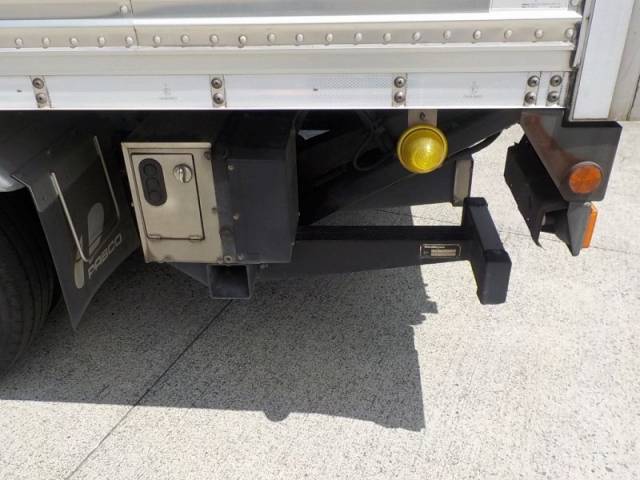 三菱ふそうキャンターアルミバン小型（2t・3t）[写真21]