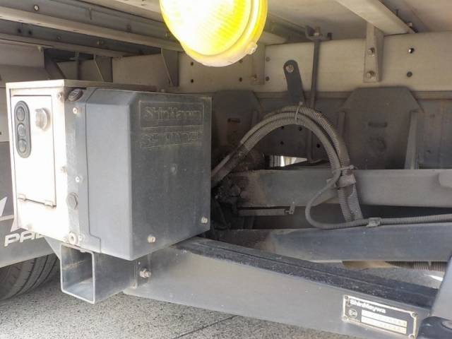 三菱ふそうキャンターアルミバン小型（2t・3t）[写真30]