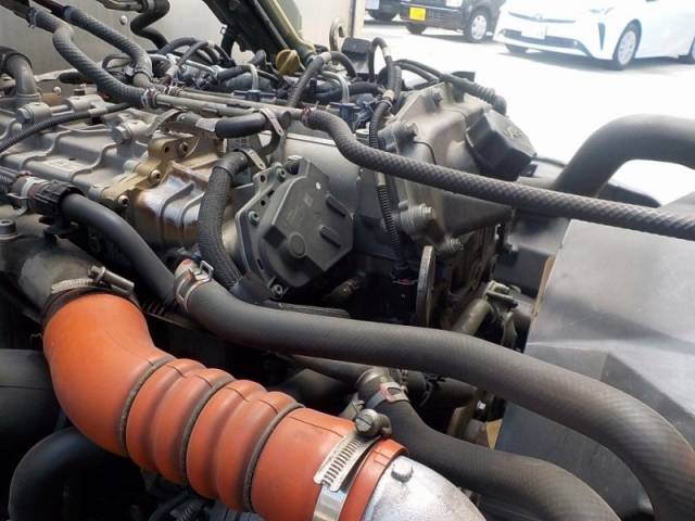 三菱ふそうキャンターアルミバン小型（2t・3t）[写真38]