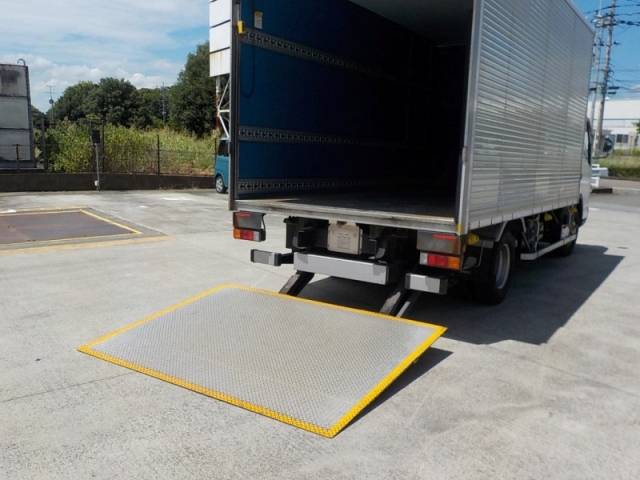 三菱ふそうキャンターアルミバン小型（2t・3t）[写真09]