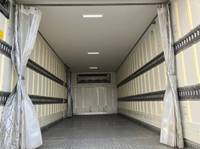 いすゞフォワード冷凍車（冷蔵車）中型（4t）[写真09]