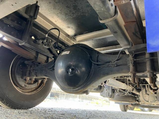 いすゞフォワード冷凍車（冷蔵車）中型（4t）[写真20]