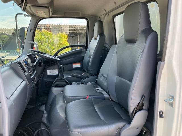 いすゞフォワード冷凍車（冷蔵車）中型（4t）[写真26]