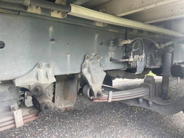 いすゞギガアルミウイング大型（10t）[写真20]