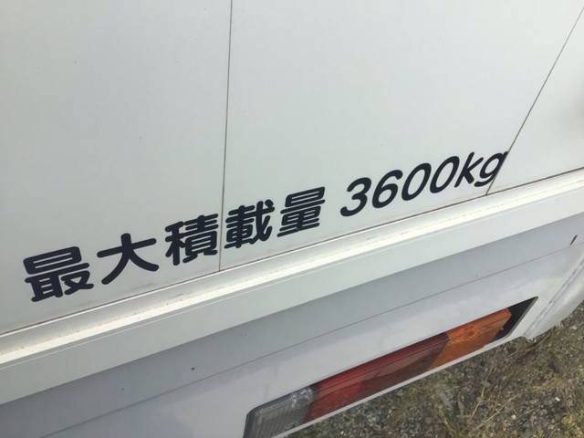 三菱ふそうキャンターアルミウイング小型（2t・3t）[写真10]