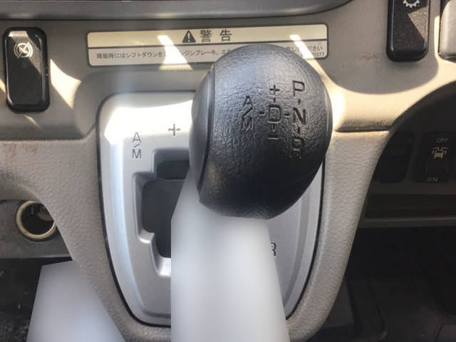 三菱ふそうキャンターアルミウイング小型（2t・3t）[写真30]