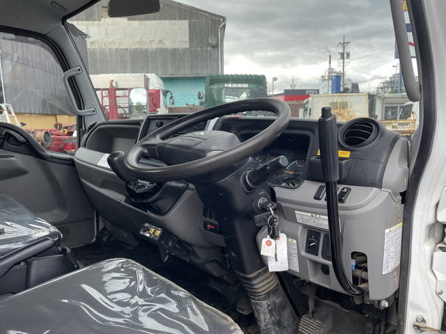 三菱ふそうキャンターダンプ小型（2t・3t）[写真32]