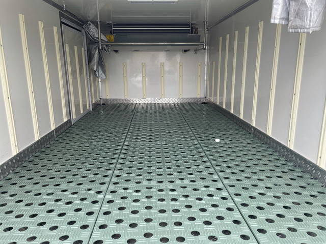 いすゞエルフ冷凍車（冷蔵車）小型（2t・3t）[写真12]