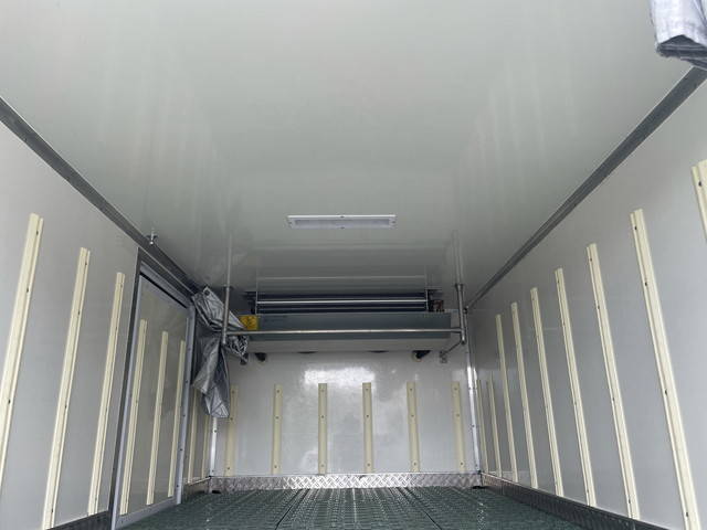 いすゞエルフ冷凍車（冷蔵車）小型（2t・3t）[写真13]