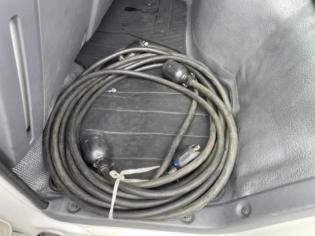 いすゞエルフ冷凍車（冷蔵車）小型（2t・3t）[写真15]