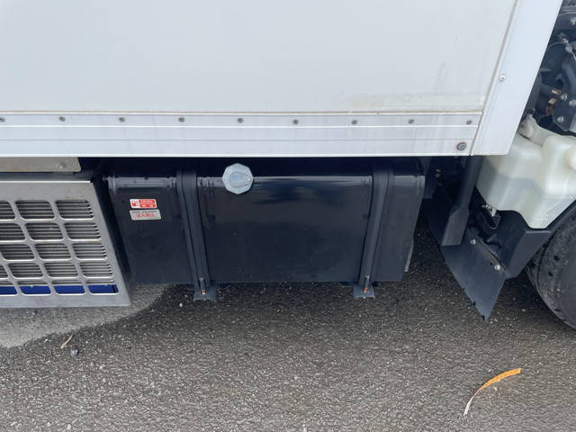 いすゞエルフ冷凍車（冷蔵車）小型（2t・3t）[写真16]