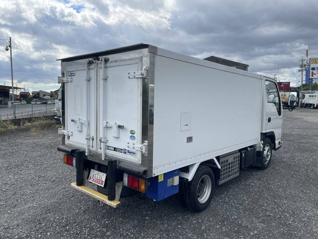 いすゞエルフ冷凍車（冷蔵車）小型（2t・3t）[写真02]