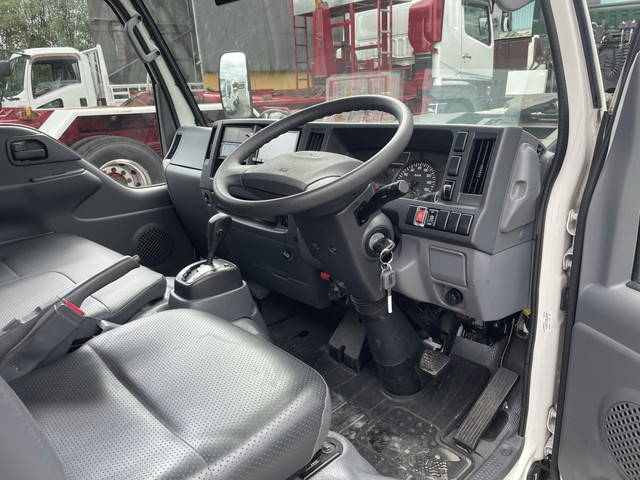 いすゞエルフ冷凍車（冷蔵車）小型（2t・3t）[写真32]