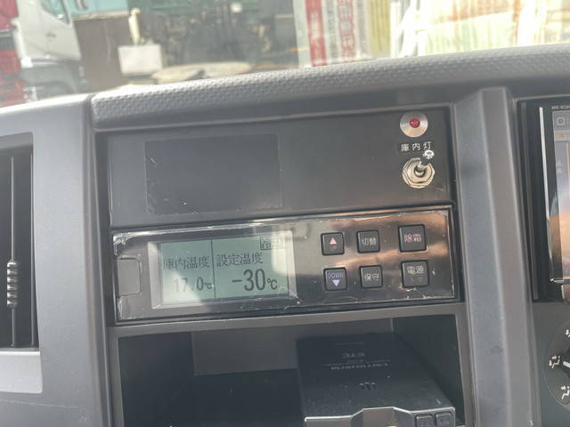 いすゞエルフ冷凍車（冷蔵車）小型（2t・3t）[写真35]