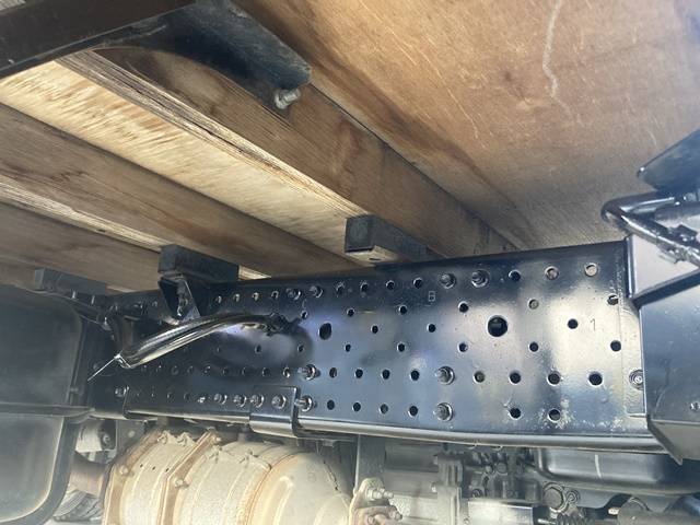 いすゞエルフ平ボディ小型（2t・3t）[写真21]