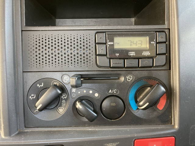 いすゞエルフ平ボディ小型（2t・3t）[写真37]