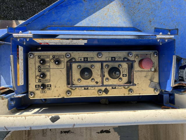 いすゞエルフ高所作業車小型（2t・3t）[写真12]