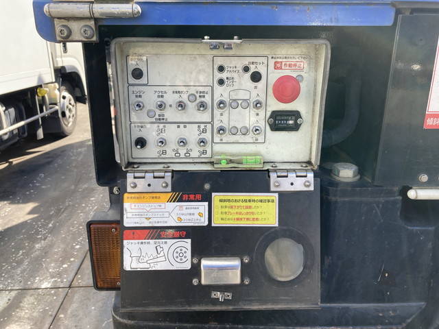 いすゞエルフ高所作業車小型（2t・3t）[写真18]