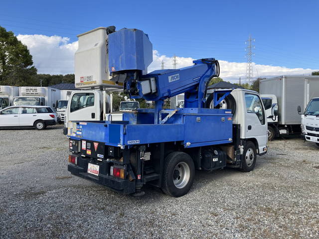 いすゞエルフ高所作業車小型（2t・3t）[写真02]