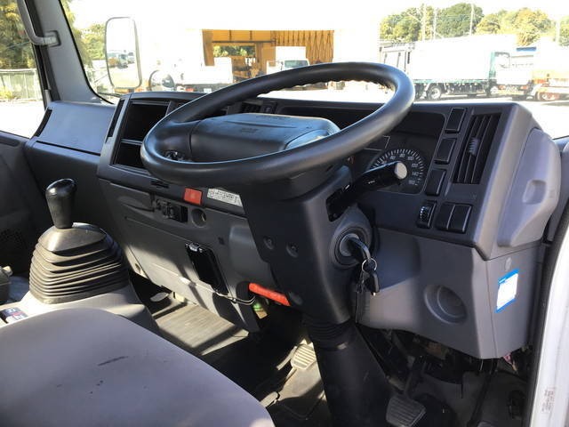 いすゞエルフアルミブロック小型（2t・3t）[写真30]