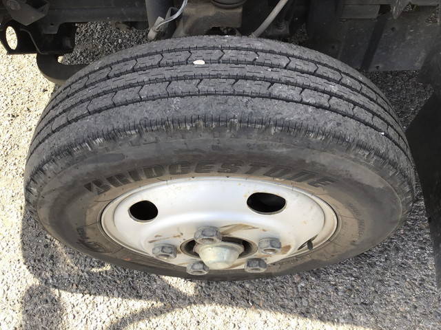 いすゞエルフ平ボディ小型（2t・3t）[写真17]